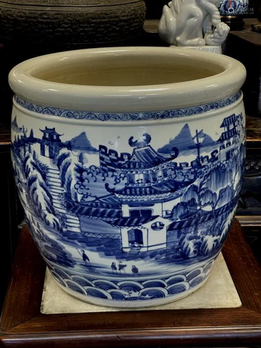 Qing Blue and White Porcelain Scroll Holder