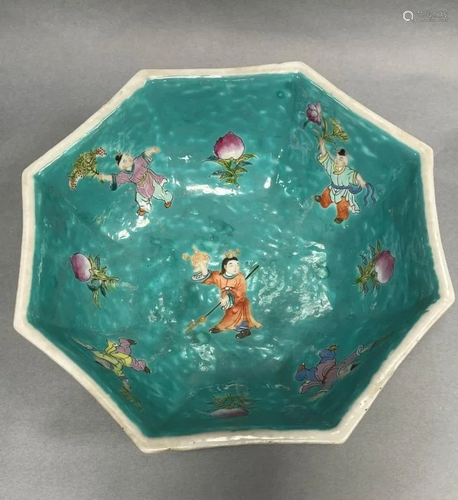 A Qing Dynasty Fencai 'Playling Children' Octagona