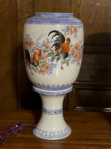 An Eggshell Porcelain Lamp (1960-1980)