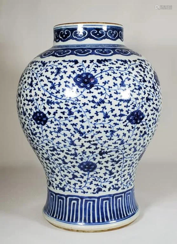 A Blue and White 'Interlocking Lotus' Jar, Qing Dy