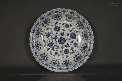 A Wonderful Blue And White Flower Plate