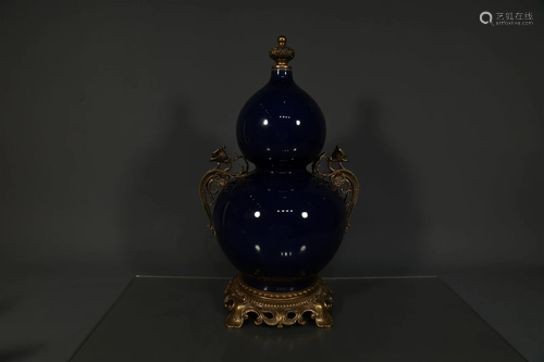 A Deep-Blue-Glazed Gourd-Shaped Vase Inlayed with Designed C...