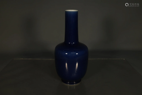 A Delicate Ji-Blue Glazed Vase