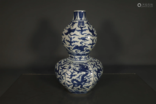 A Delicate Blue And White Crane Dragon Gourd Bottle