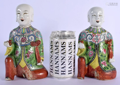 A PAIR OF EARLY 19TH CENTURY CHINESE FAMILLE ROSE FIGURES Ji...