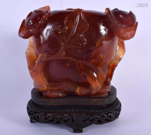 A 19TH CENTURY CHINESE CARVED AGATE VASE Qing, overlaid with...