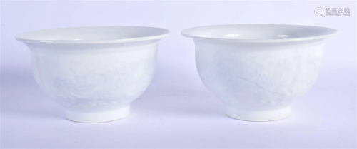 A PAIR OF CHINESE BLANC DE CHINE PORCELAIN BOWLS 20th Centur...