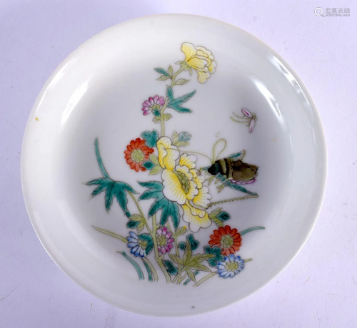 AN EARLY 20TH CENTURY CHINESE FAMILLE ROSE PORCELAIN SAUCER ...