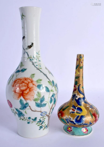 AN EARLY 20TH CENTURY CHINESE FAMILLE ROSE PORCELAIN VASE La...