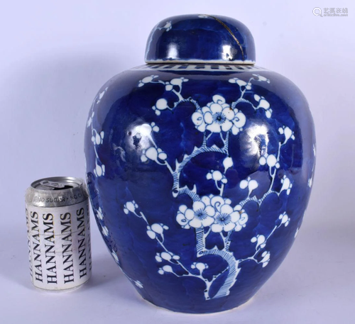 A LARGE 19TH CENTURY CHINESE BLUE AND WHITE GINGER JAR AND C...