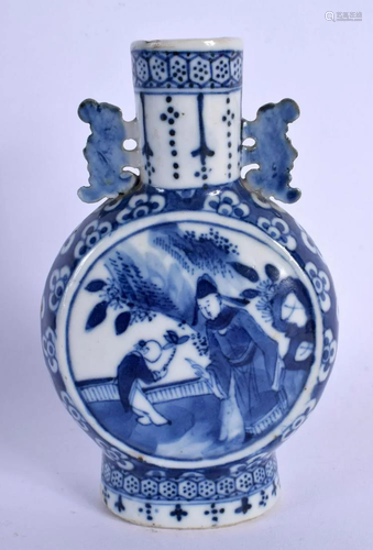 A MINIATURE 19TH CENTURY CHINESE BLUE AND WHITE PORCELAIN FL...