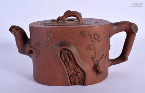 A LATE 19TH CENTURY CHINESE YIXING POTTERY TEAPOT AND COVER ...