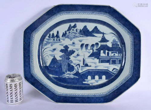 A LARGE 18TH CENTURY CHINESE BLUE AND WHITE PORCELAIN MEAT P...