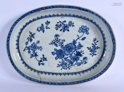 A LARGE 18TH CENTURY CHINESE BLUE AND WHITE PORCELAIN DISH Q...