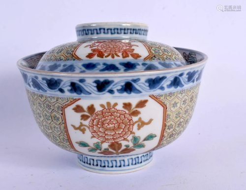 A LATE 18TH CENTURY CHINESE EXPORT IMARI BOWL AND COVER pain...