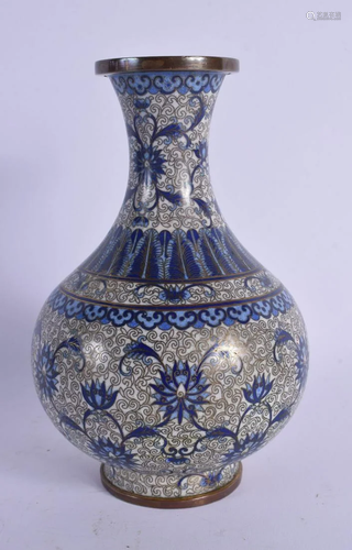 A 19TH CENTURY CHINESE CLOISONNE ENAMEL VASE Late Qing, deco...