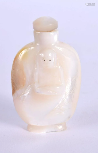 AN EARLY 20TH CENTURY CHINESE CARVED MOTHER OF PEARL SNUFF B...