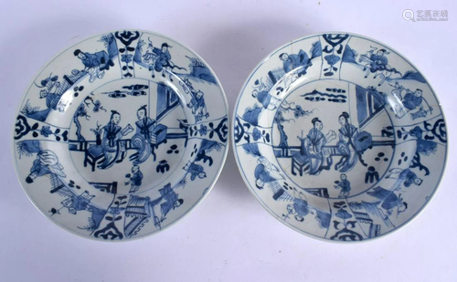 A PAIR OF 17TH/18TH CENTURY CHINESE BLUE AND WHITE PLATES Ka...