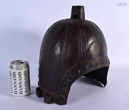 AN EARLY 20TH CENTURY CHINESE BRONZE HELMET Late Qing/Republ...