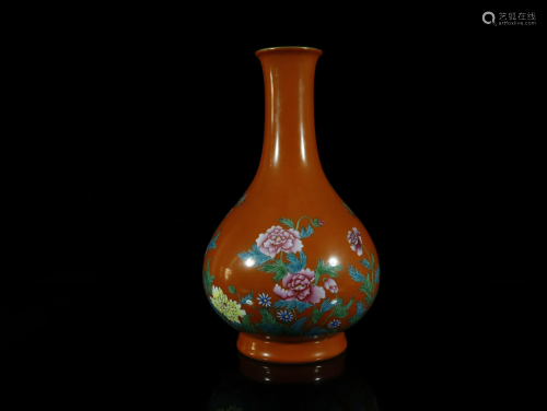 A Top Red Ground Famille-rose Vase