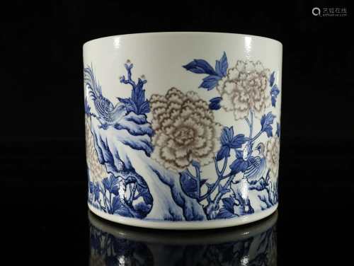A Blue And White Iron-Red Brush Pot