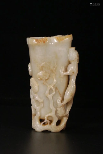 A Hetian Jade Flower Receptacle