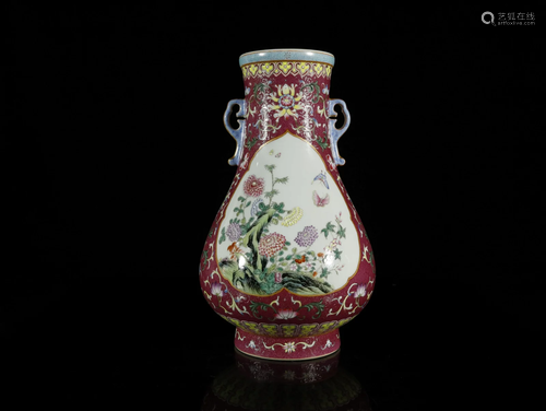 A Top Red Ground Famille-rose Handle Vase