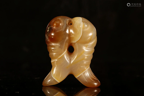 A Hongshan Culture Agate 'Fish' Pendant