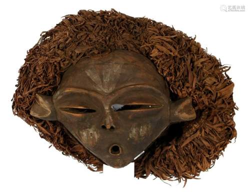 Wooden ceremonial Tsokwe mask