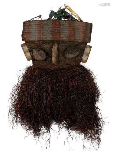 Ceremonial Pygmy mask with flax