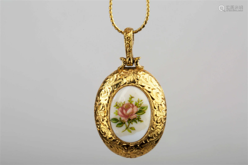FRENCH GILT INLAID PORCELAIN PLATE NECKLACE