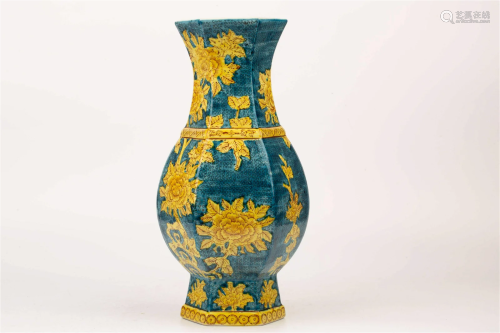 A FAMILLE ROSE HEXAGONAL VASE, 20TH CENTURY