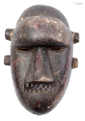Wooden ceremonial Salampasu mask
