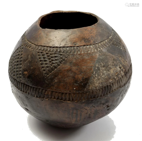Terracotta beer pot with engraved dÃ©cor