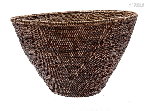 Traditional Makenge carrot flour basket