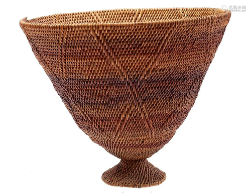 Traditional Makenge carrot flour basket