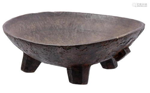 Round wooden bowl for food, Nongoma