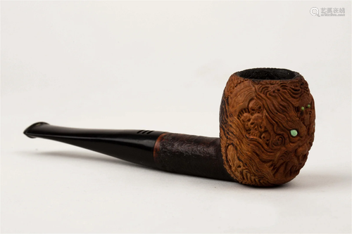 A HAND-CARVED PIPE, MADE IN LONDON WITH ARTIST'S SIGNAT...