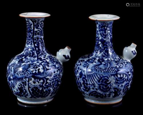 2 porcelain ghendi bottles with dragon décor