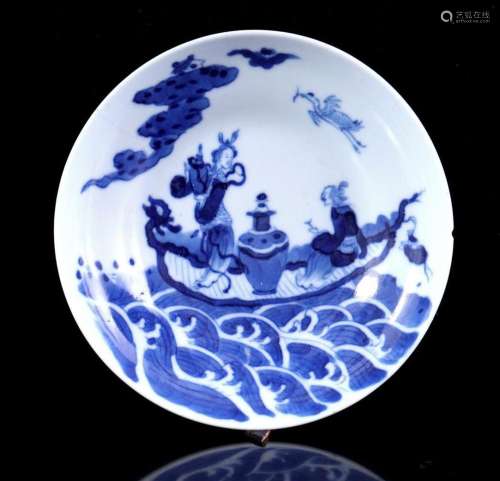 Porcelain dish with blue and white décor