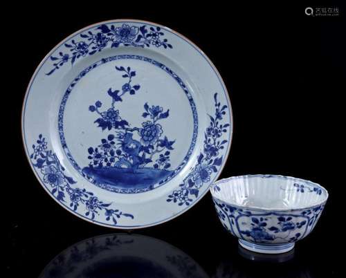 Porcelain dish with floral decoration