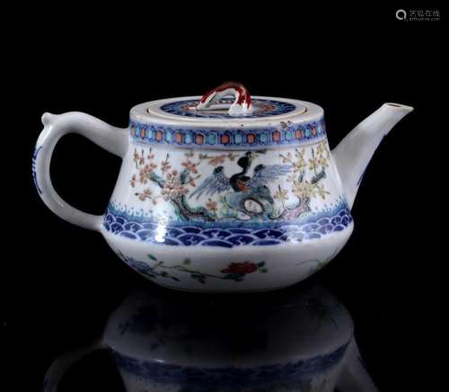 Porcelain teapot with polychrome décor