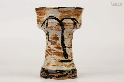 JAPANESE VASE WITH 'TAI PING' MARK, 18TH CENTURY