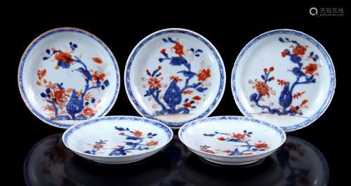 5 porcelain dishes with Imari decor