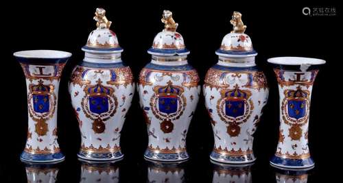 Oriental porcelain 5-piece cabinet