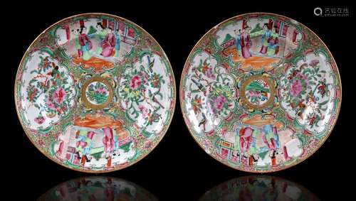 2 porcelain dishes with décor