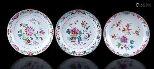 3 porcelain dishes with polychrome floral décor