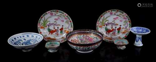 7 earthenware or porcelain objects