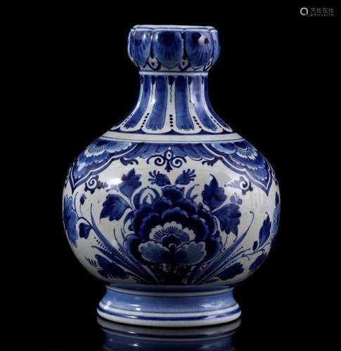 Porceleyne Fles Delft earthenware vase