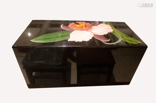 JAPANESE LACQUERWARE FLOWER CAMPHOR WOOD BOX